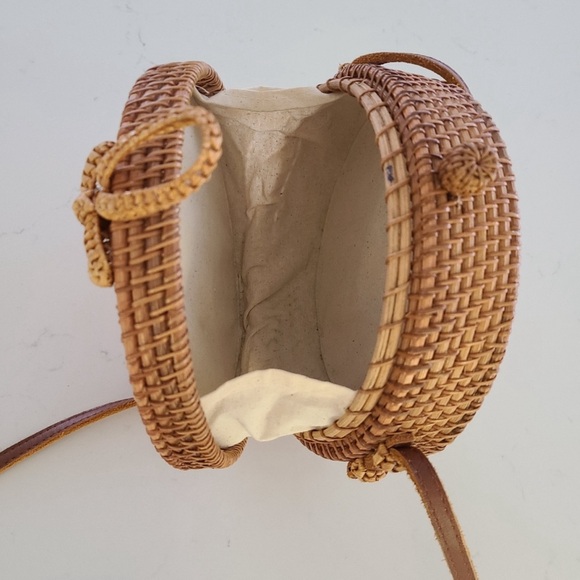 Round Rattan Handbag - Exquisite Crossbody for Women - Picture 1 of 8
